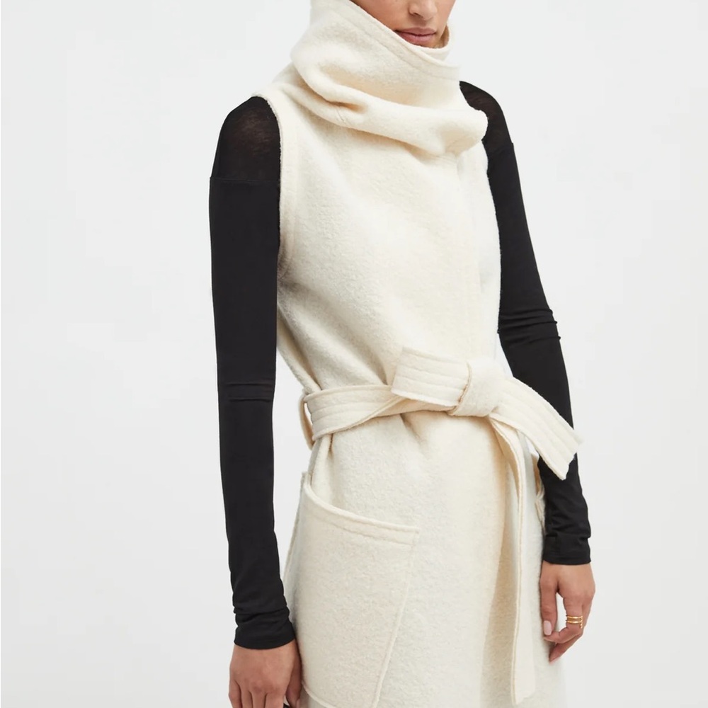 Chic Cream Turtleneck Sweater Vest